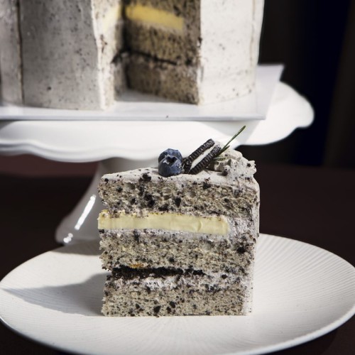 Oreo Brulee Cake Slice