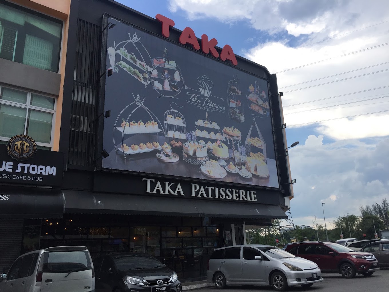 2017 The Birth of Taka Patisserie